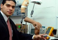 ﻿Estudiantes universitarios diseñan prototipo de mano mioeléctrica
