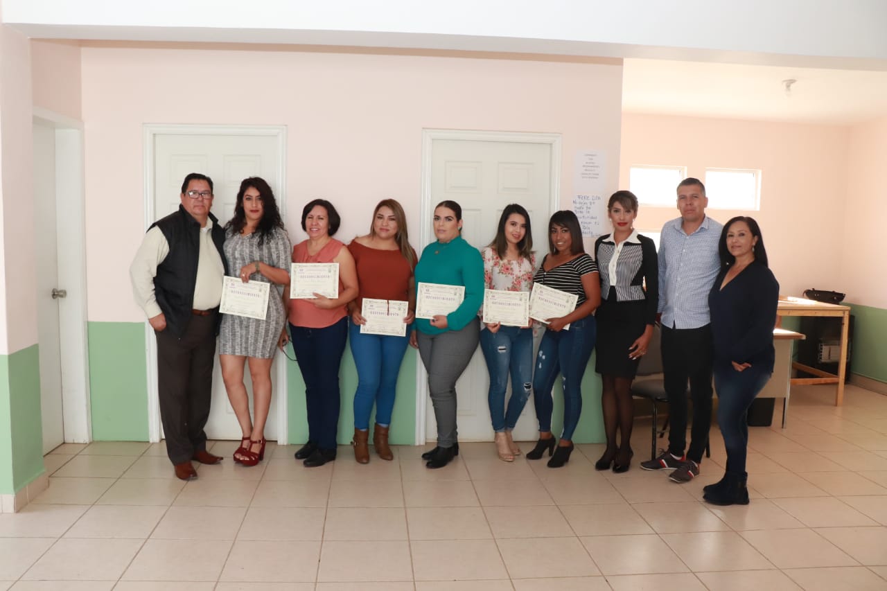 Concluye Municipio de Cuauhtémoc impartición de curso de Maquillaje Profesional