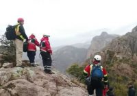 Rescatan con vida a montañista estadounidense que escalaba pared de El Gigante