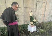 Acude Obispo a lugar de muerte en Cuauhtémoc a pedir por la paz